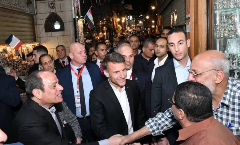 ماكرون فى جولى خان الخليلى