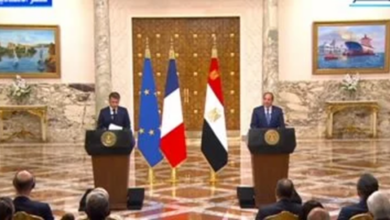 الرئيس وماكرون