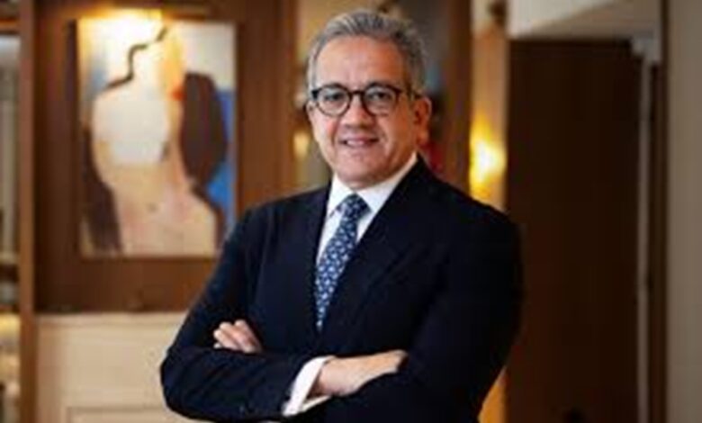 خالد العنانى