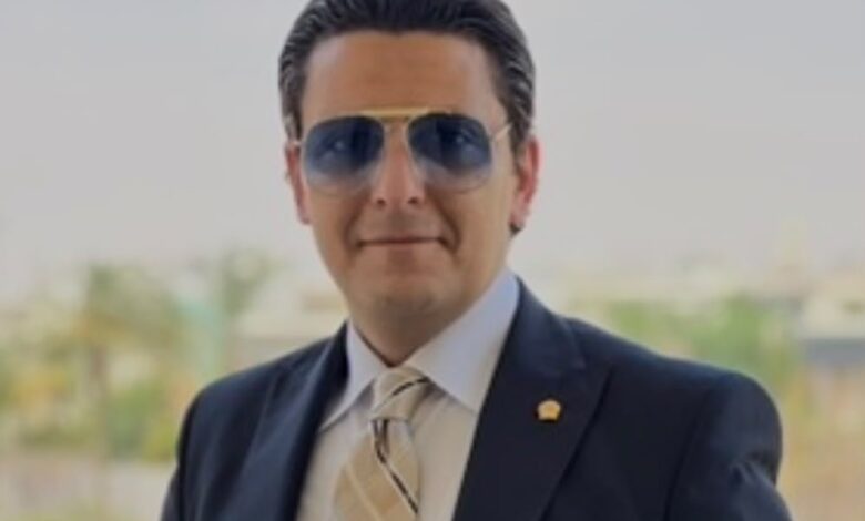 المستشار